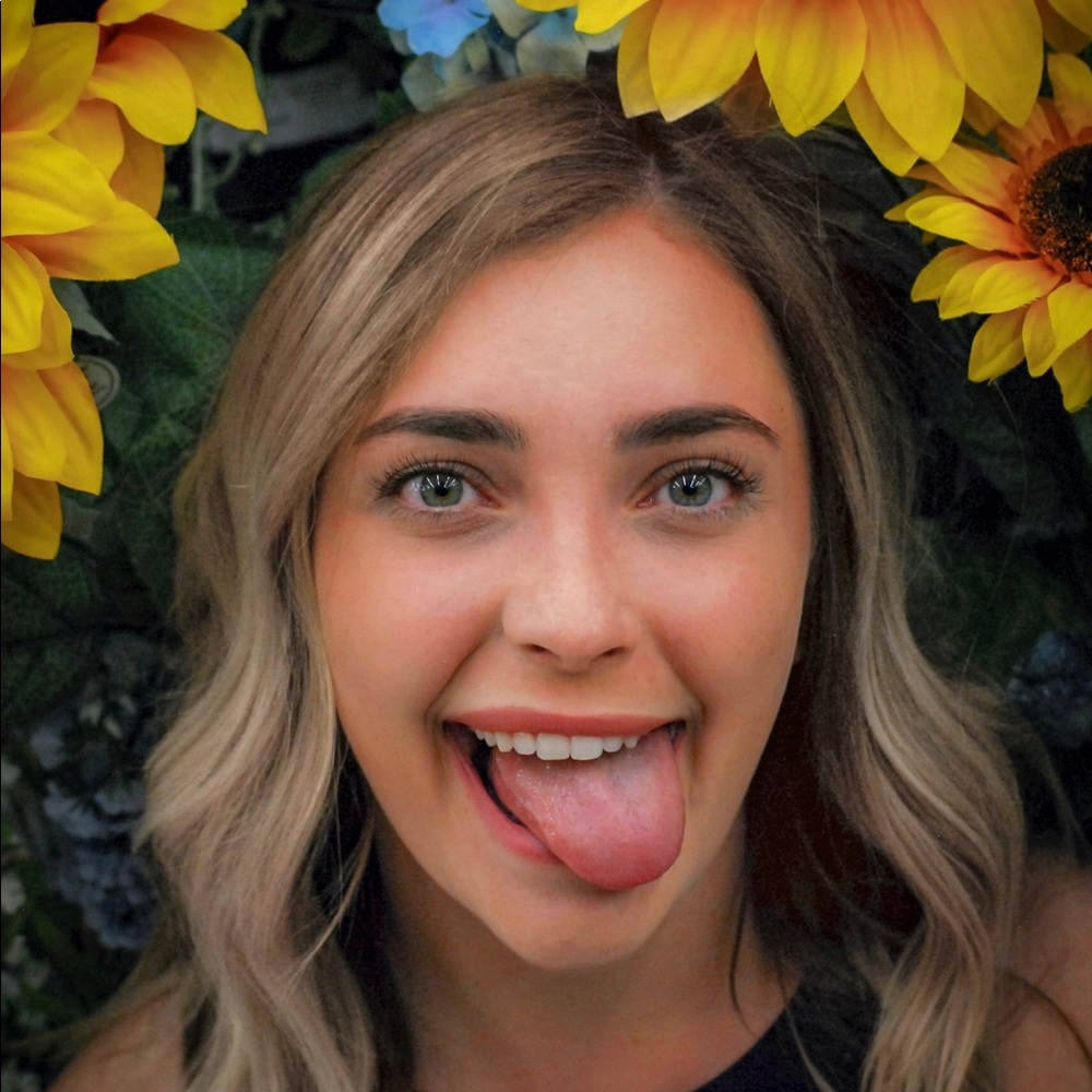 Meet your Posher, Andrea